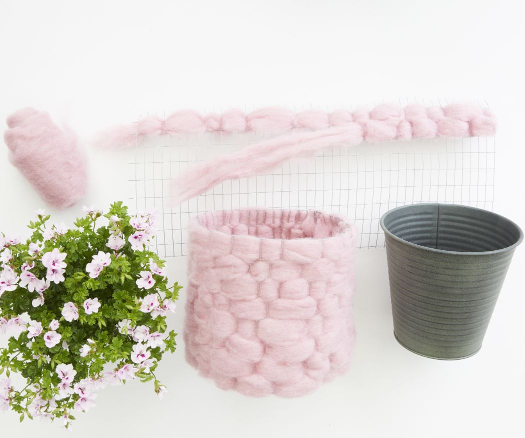 2020-geraniums-2020-diy-fluffy-flower-pot-01