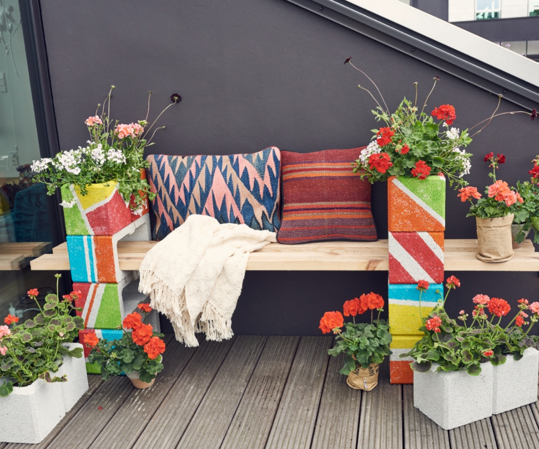 Balcon étroit, petit balcon : aménagement avec fleurs et DIY